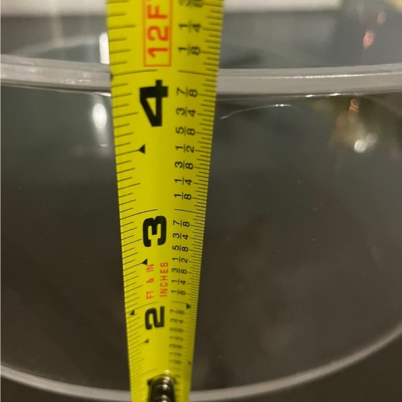 One (1) ROUND Cake stand - Fillable Acrylic cake stand - Picture 4 of 7